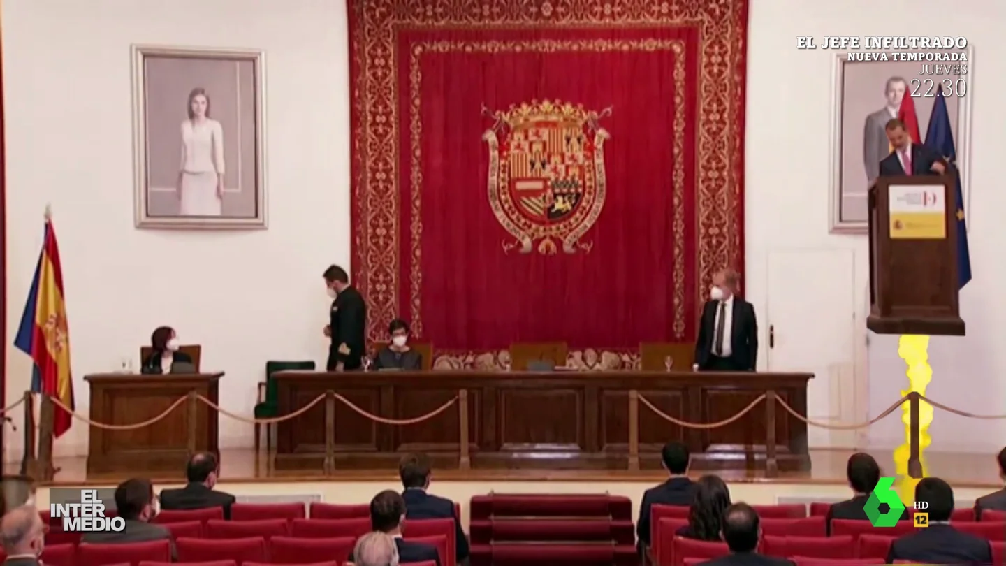 Vídeo manipulado - El día que el rey Felipe VI convirtió su atril en un cohete y huyó de La Zarzuela Vídeo manipulado - El día que el rey Felipe VI convirtió su atril en un cohete y huyó de La Zarzuela