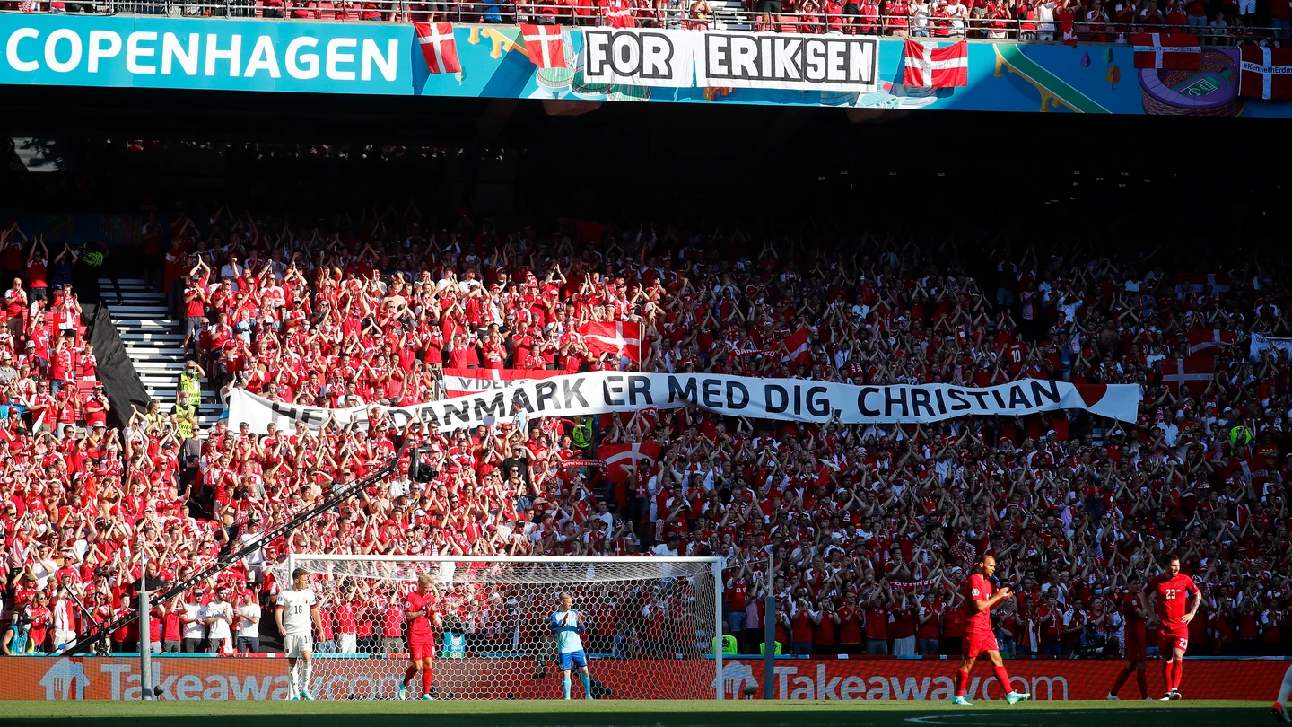 El emotivo homenaje a Eriksen en el Dinamarca - Bélgica El emotivo homenaje a Eriksen en el Dinamarca - Bélgica