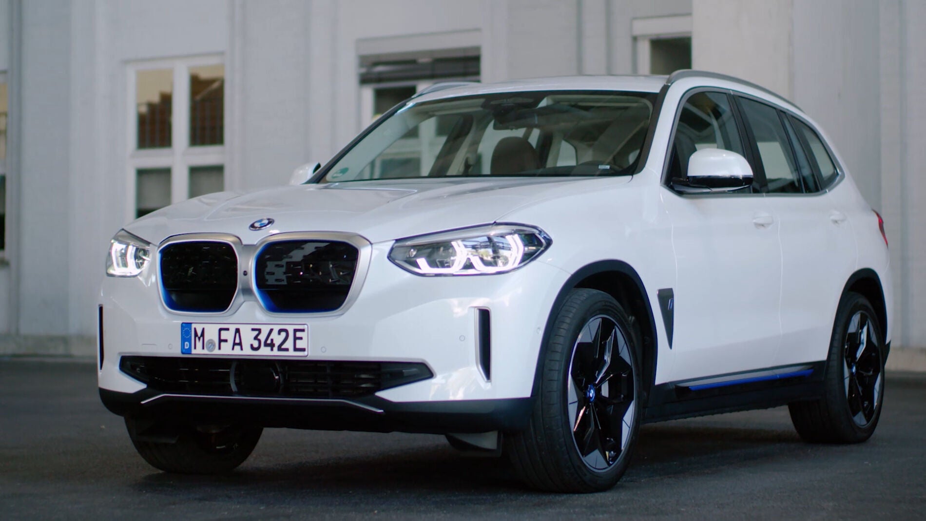 BMW iX3