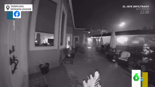 El increíble vídeo de una bola de fuego sobrevolando el cielo de Florida El increíble vídeo de una bola de fuego sobrevolando el cielo de Florida
