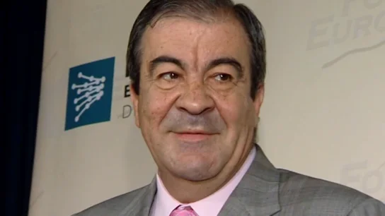 Álvarez-Cascos va por su tercer divorcio pese a su defensa de "la familia indivisible" cuando era joven Álvarez-Cascos va por su tercer divorcio pese a su defensa de "la familia indivisible" cuando era joven