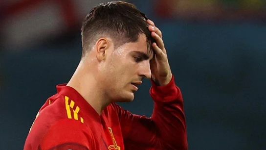 Álvaro Morata se lleva la mano a la cabeza Álvaro Morata se lleva la mano a la cabeza