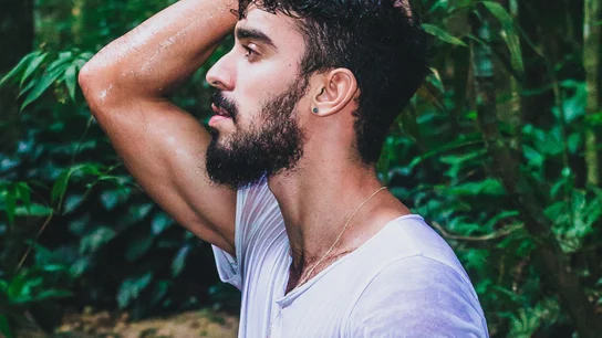 Cómo quitar el olor a sudor de la ropa de entrenar Cómo quitar el olor a sudor de la ropa de entrenar