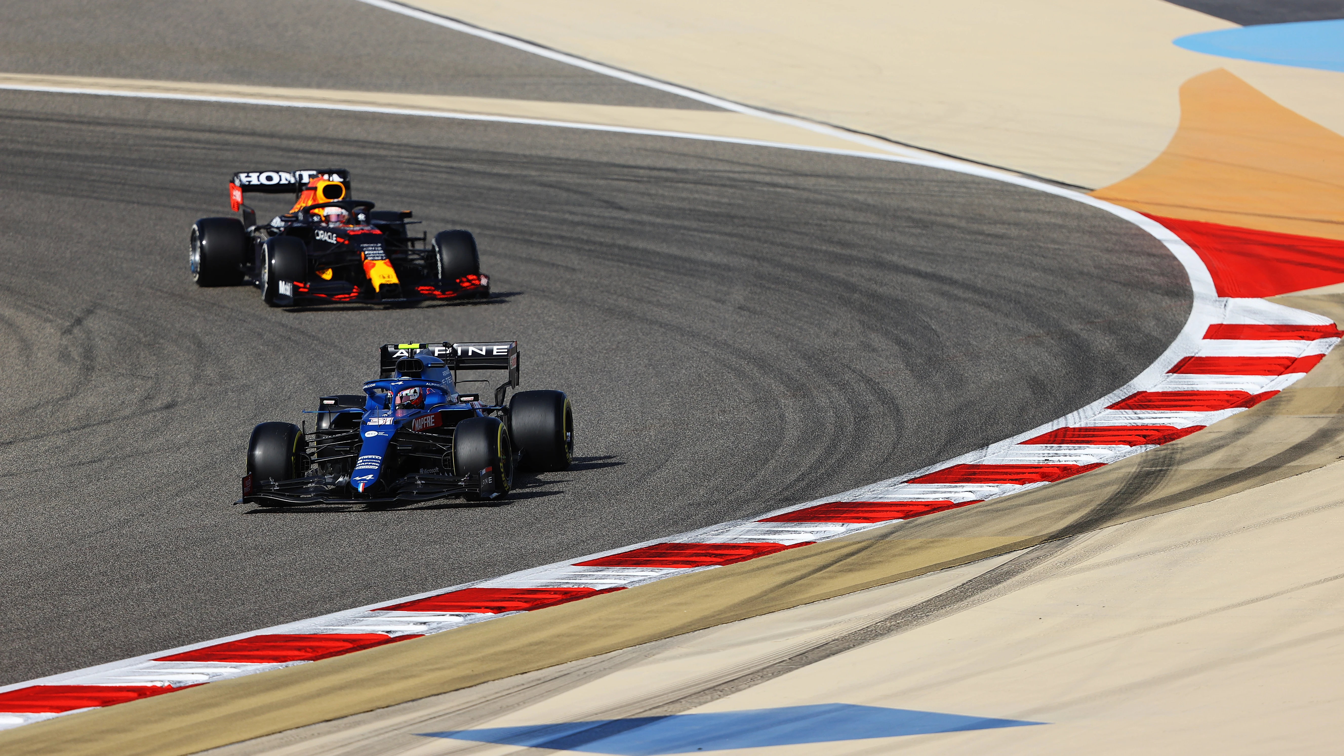 Esteban Ocon y Max Verstappen