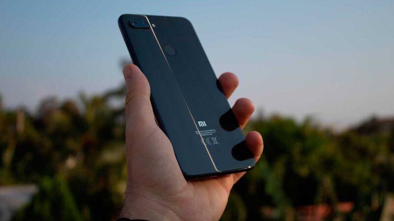 Así se puede encender la pantalla de tu móvil Xiaomi con solo levantarlo de la mesa