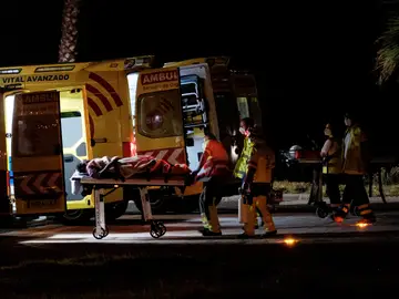 Rozando las 0.00 horas llegó un helicóptero del servicio de búsqueda y rescate (SAR) del Ejército del Aire al helipuerto del Hospital Doctor Negrín de Las Palmas de Gran Canaria