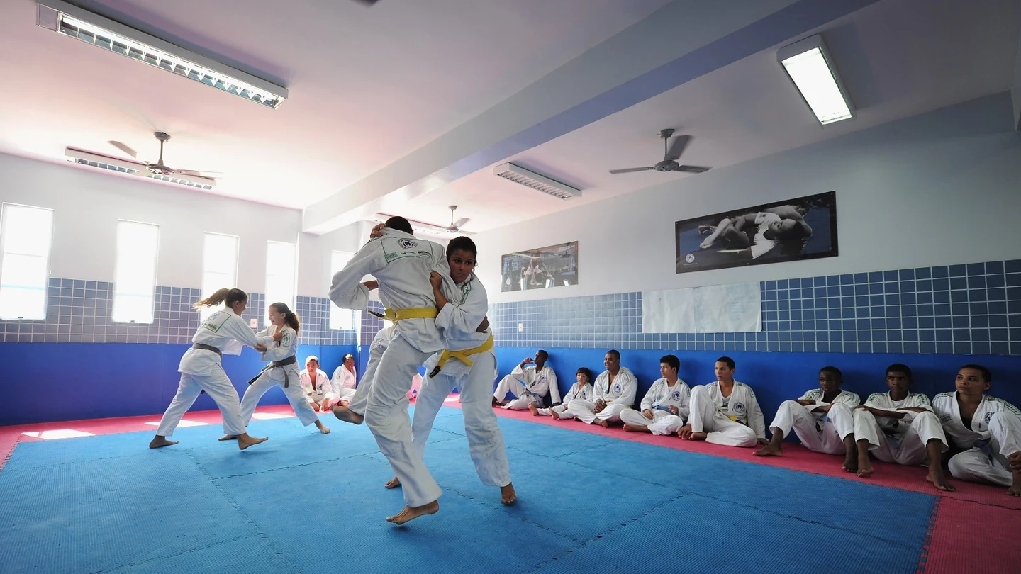 Imagen de archivo de una clase de judo Imagen de archivo de una clase de judo