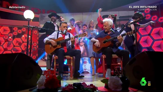 La espectacular actuación de Wyoming y Kiko Veneno en directo cantando 'Echo de menos' La espectacular actuación de Wyoming y Kiko Veneno en directo cantando 'Echo de menos'