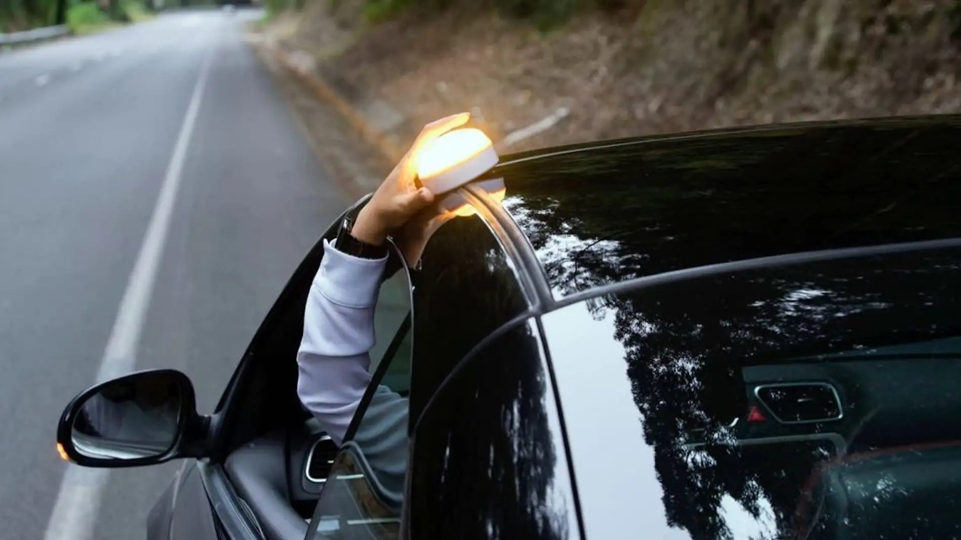 Cómo y cuándo utilizar las luces de emergencia del coche - Todos