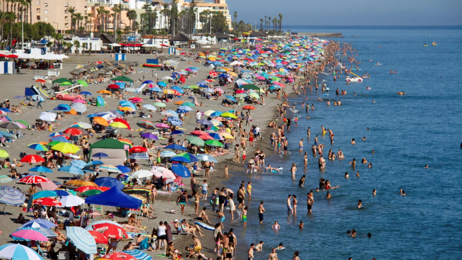 Imagen de la playa de Salobreña este verano