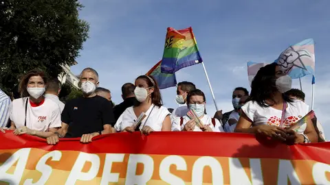 El ministro de Interior, Fernando Grande-Marlaska (2i), durante la marcha del Orgullo LGTBI El ministro de Interior, Fernando Grande-Marlaska (2i), durante la marcha del Orgullo LGTBI