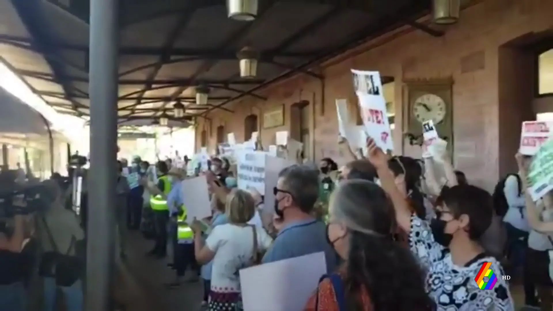 Protesta en la estación de tren de Teruel