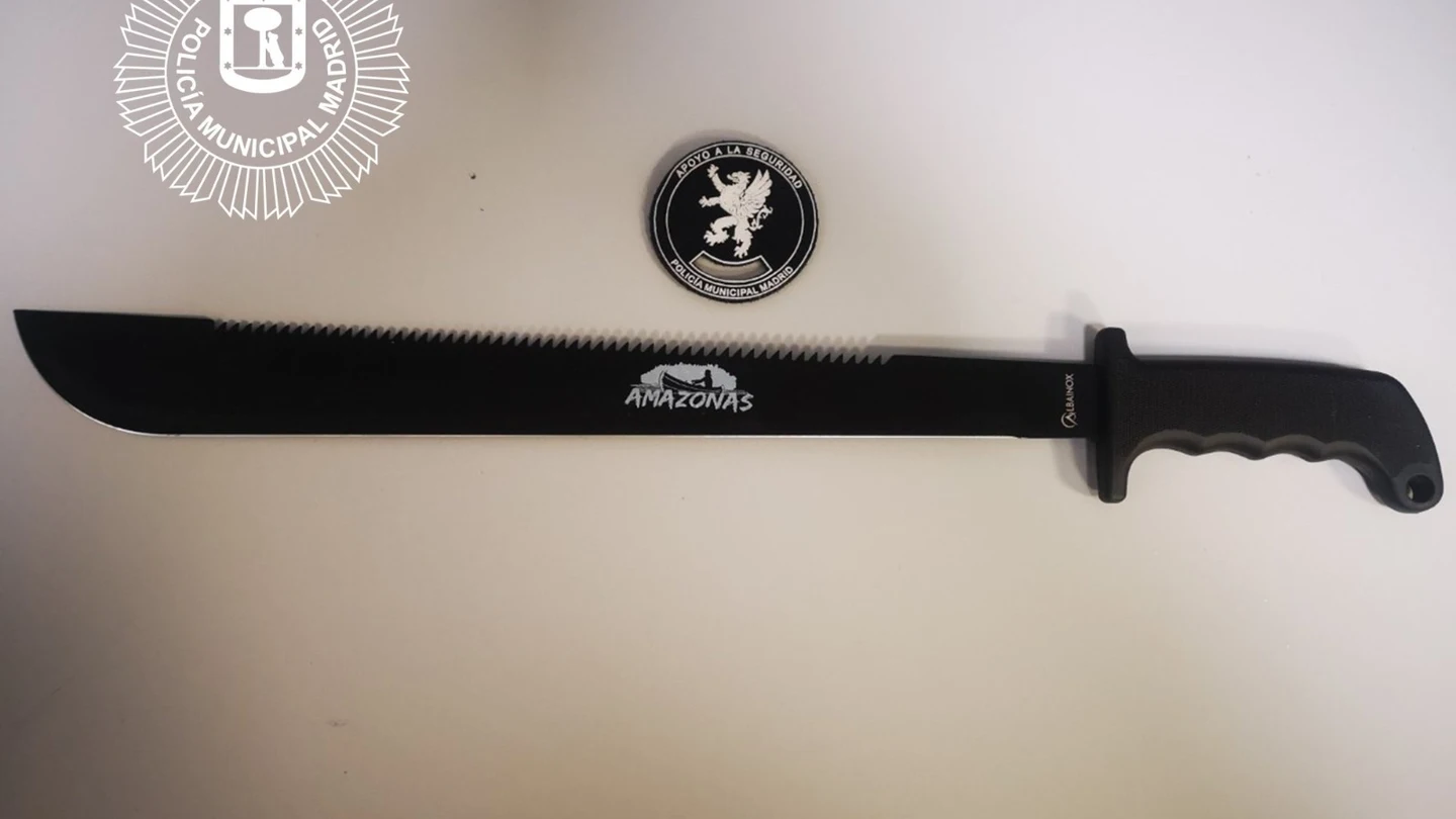 Imagen de un machete compartida por la Policía Municipal de Madrid Imagen de un machete compartida por la Policía Municipal de Madrid