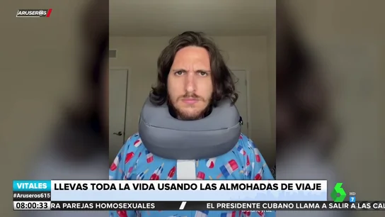 Un 'tiktoker' demuestra que llevamos toda la vida usando mal la almohada de viaje Un 'tiktoker' demuestra que llevamos toda la vida usando mal la almohada de viaje