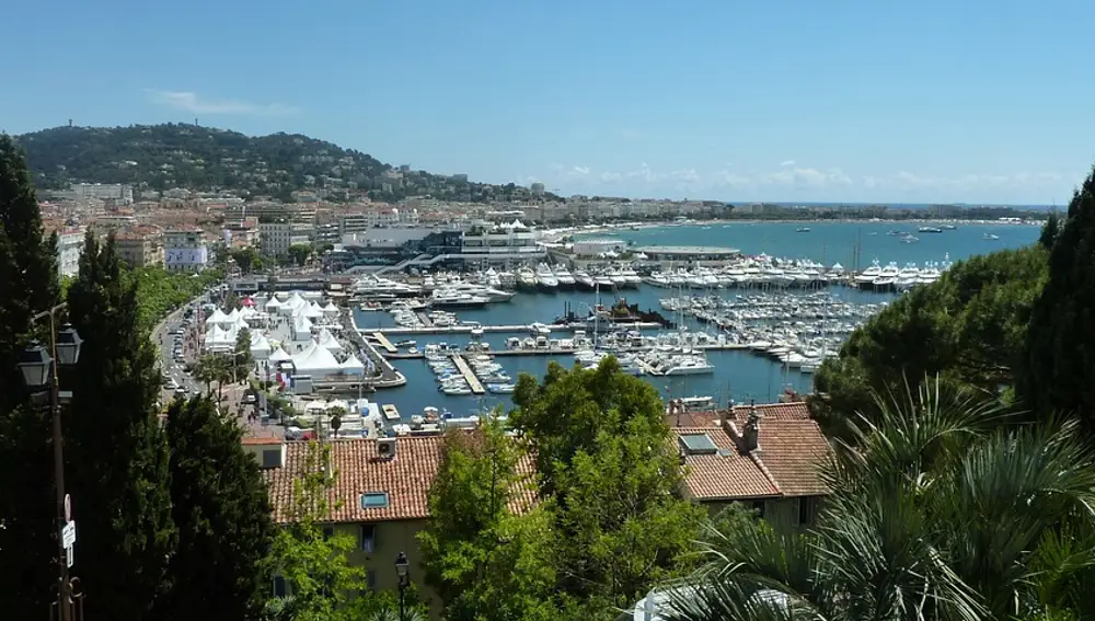 Panormámica del puerto deportivo de Cannes