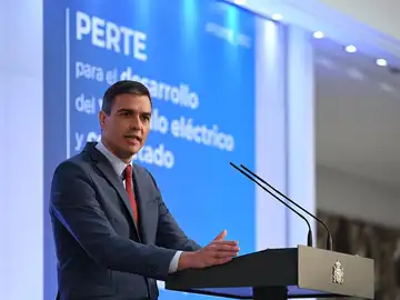 Pedro Sánchez presenta el PERTE del coche eléctrico en Moncloa