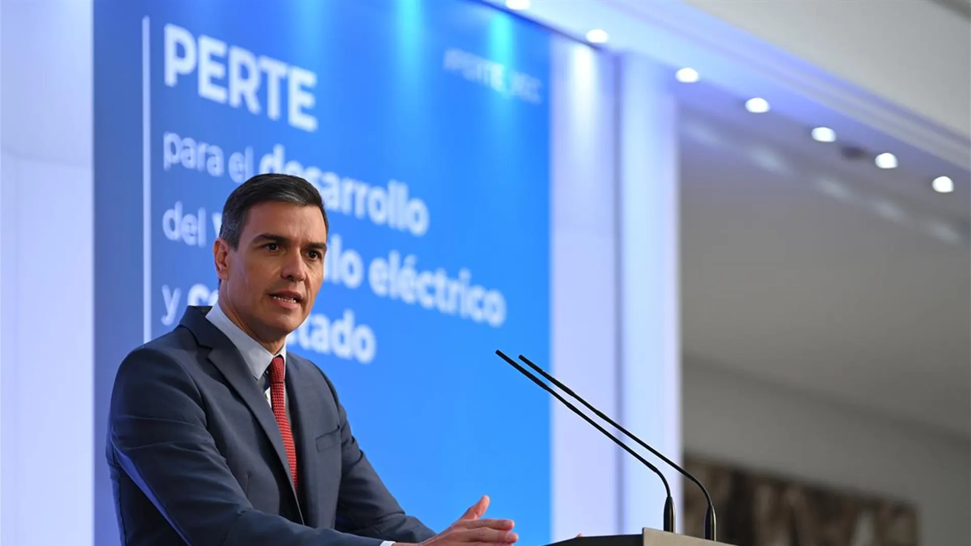 Pedro Sánchez presenta el PERTE del coche eléctrico en Moncloa