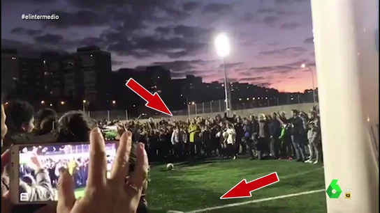 Así fue el momento en el que Almeida lanzó un penalti directo a la cabeza de un niño: "¡Lo ha desgraciado!" Así fue el momento en el que Almeida lanzó un penalti directo a la cabeza de un niño: "¡Lo ha desgraciado!"