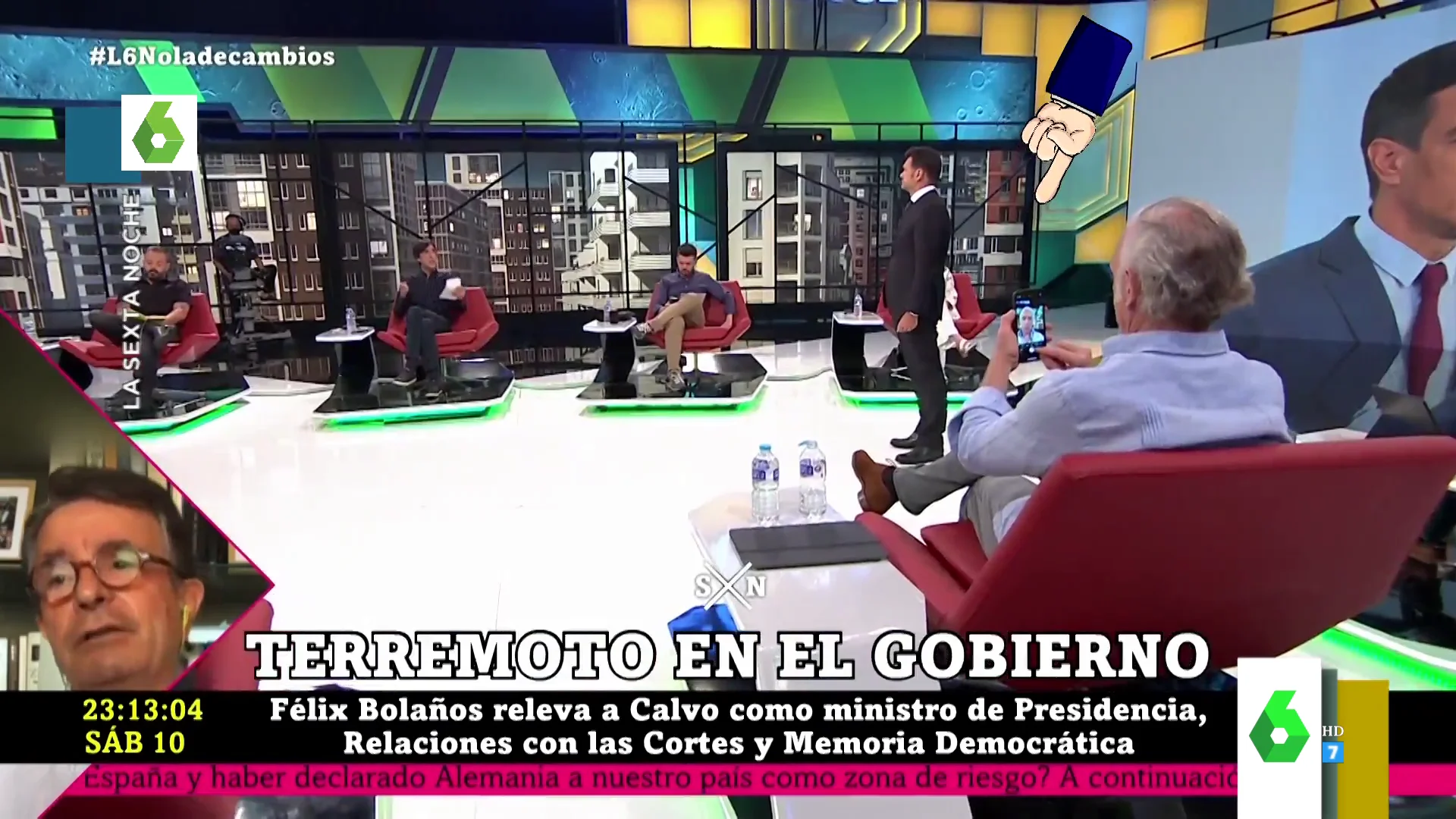 La divertida pillada a Eduardo Inda en pleno directo de laSexta Noche al hacerse un selfie poniendo morritos