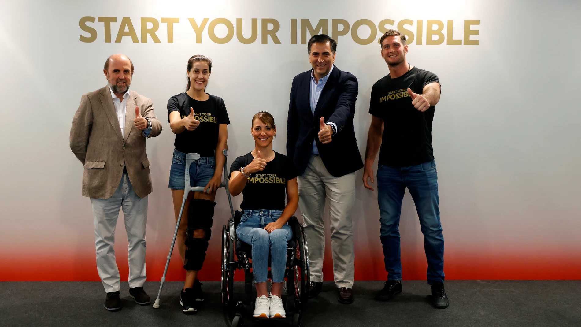 Algunos deportistas españoles junto al presidente del Comité Olímpico Español