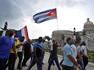 Continúan las manifestaciones en Cuba, aunque con menor afluencia.