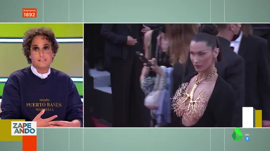 La reacción de Josie ante el espectacular collar-pulmón de Bella Hadid en Cannes: "Es que lloro" La reacción de Josie ante el espectacular collar-pulmón de Bella Hadid en Cannes: "Es que lloro"