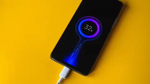 Cargar la batería del móvil Cargar la batería del móvil