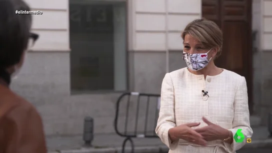 Yolanda Díaz confiesa a Thais Villas los trucos de su estilo: "Me veréis con cosas de hace 20 años o más" Yolanda Díaz confiesa a Thais Villas los trucos de su estilo: "Me veréis con cosas de hace 20 años o más"