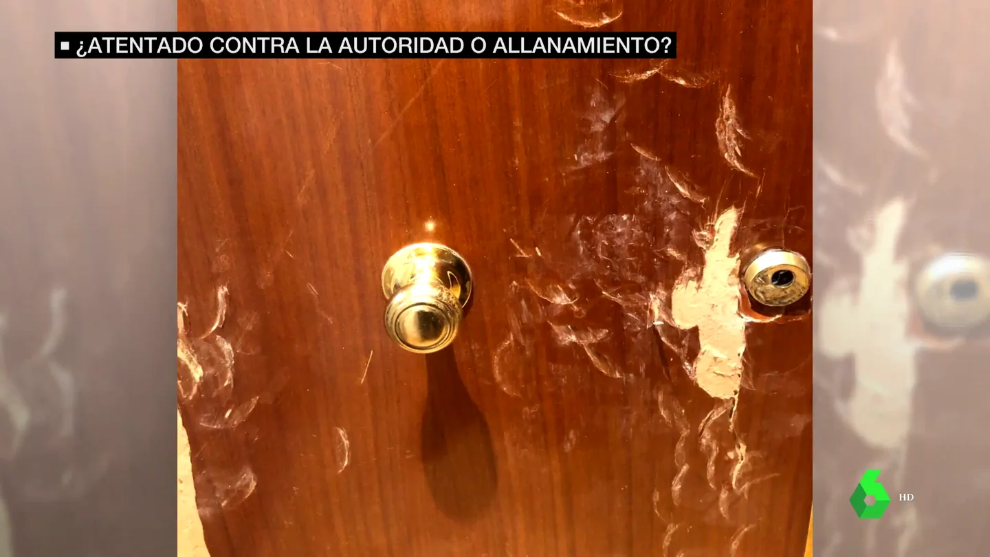 Un juez imputa a 12 policías por allanamiento tras entrar en una casa de Villaverde durante el estado de alarma Un juez imputa a 12 policías por allanamiento tras entrar en una casa de Villaverde durante el estado de alarma