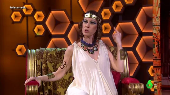 El discurso de la 'faraona Ayuso' en El Intermedio: "Soy emperadora neoliberal y libertadora de hosteleros" El discurso de la 'faraona Ayuso' en El Intermedio: "Soy emperadora neoliberal y libertadora de hosteleros"