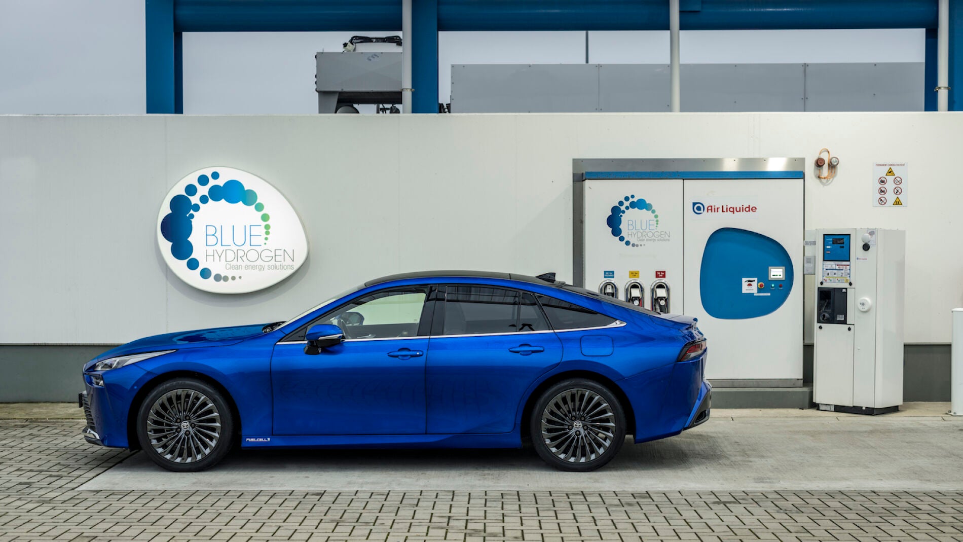 Puntos de recarga de hidrogeno cada 150 km 