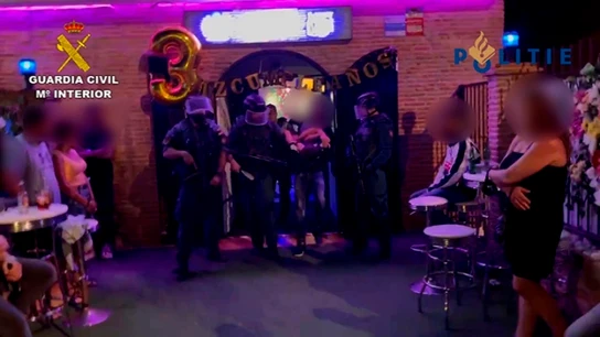 Momento de la detención del sicario holandés en un pub de Torremolinos Momento de la detención del sicario holandés en un pub de Torremolinos