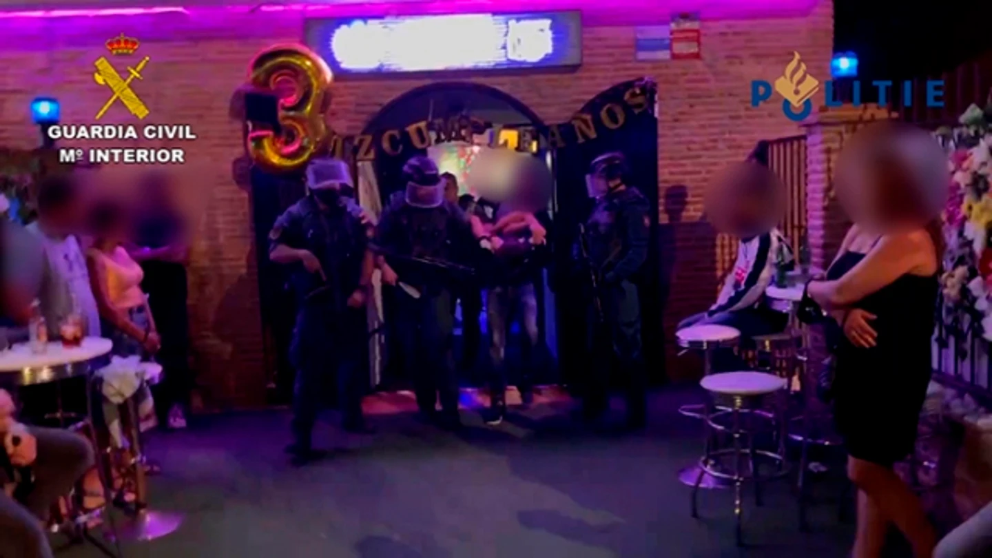 Momento de la detención del sicario holandés en un pub de Torremolinos Momento de la detención del sicario holandés en un pub de Torremolinos