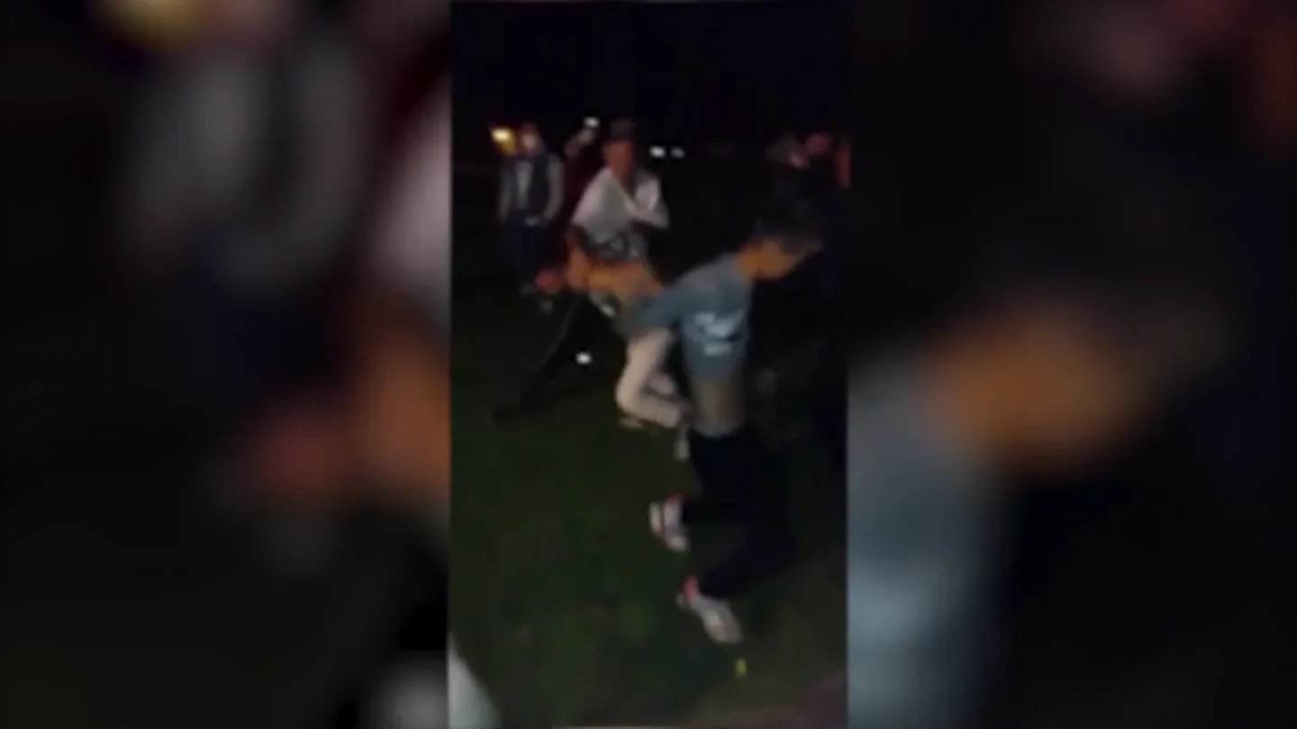 Brutal paliza grupal a un joven en Amorebieta, que permanece ingresado en el hospital Brutal paliza grupal a un joven en Amorebieta, que permanece ingresado en el hospital