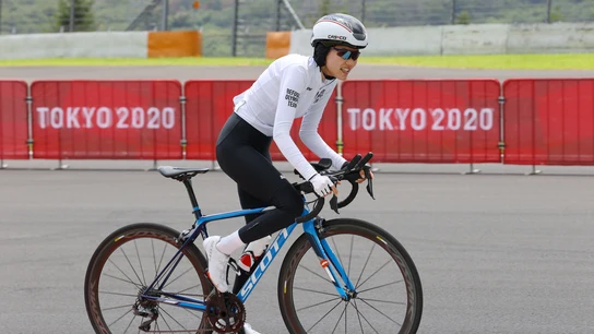 Perseguida y atropellada por querer ser ciclista, Masomah Ali Zada completa su debut en unos JJOO Perseguida y atropellada por querer ser ciclista, Masomah Ali Zada completa su debut en unos JJOO