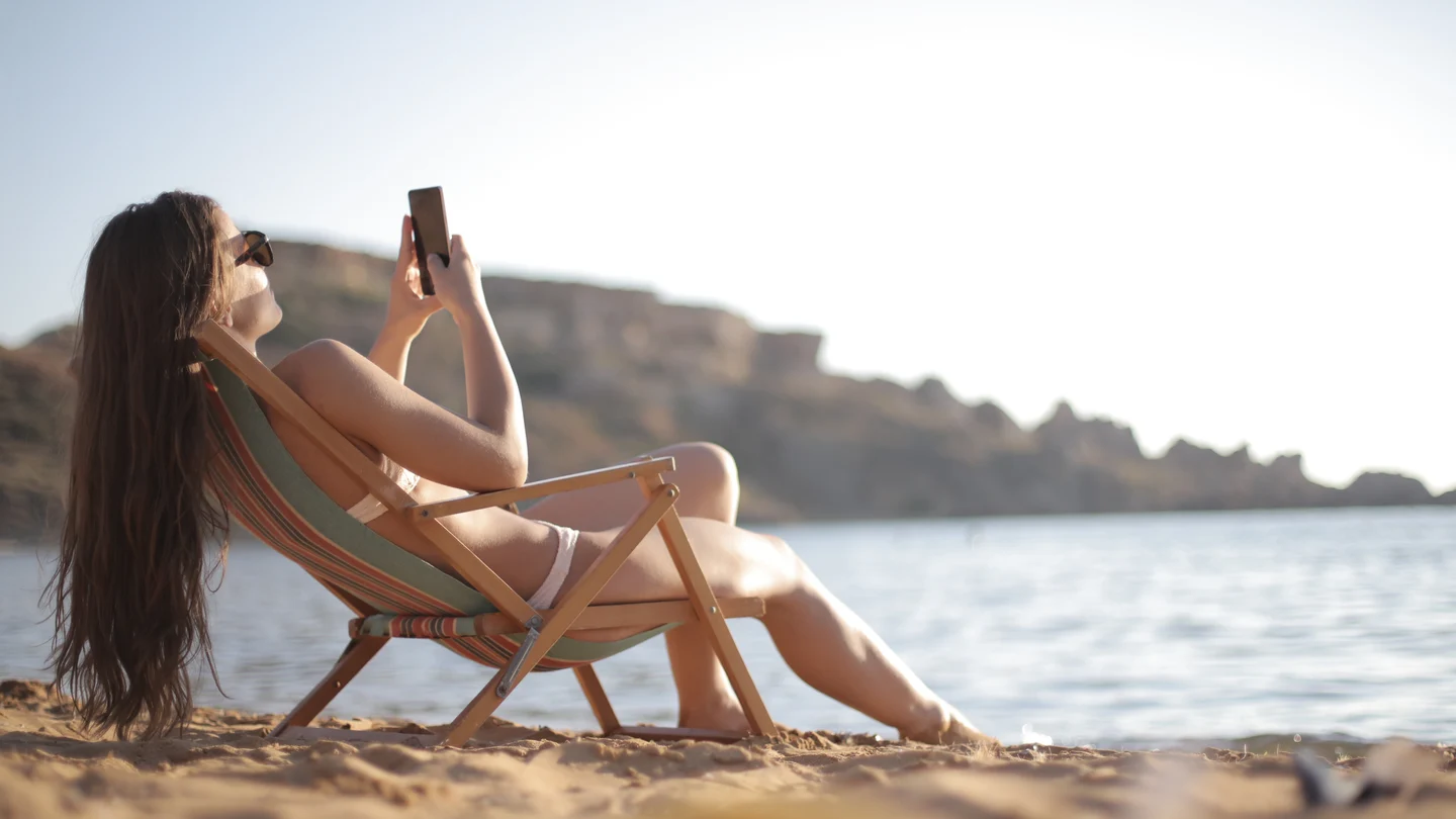 Así funciona el ‘modo vacaciones’ en WhatsApp que te ayudará a desconectar este verano Desconexión digital