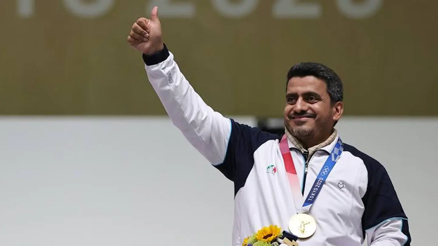 Acusan al COI de ser "cómplice de promover el terrorismo y los crímenes contra la humanidad" si no le quitan la medalla a un tirador iraní por su afiliación a un grupo terrorista Acusan al COI de ser "cómplice de promover el terrorismo y los crímenes contra la humanidad" si no le quitan la medalla a un tirador iraní por su afiliación a un grupo terrorista