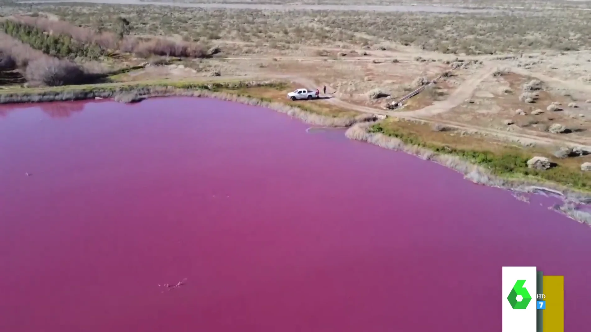 ¿Quieres fotos espectaculares en un lago rosa? Ojo, puede estar contaminado
