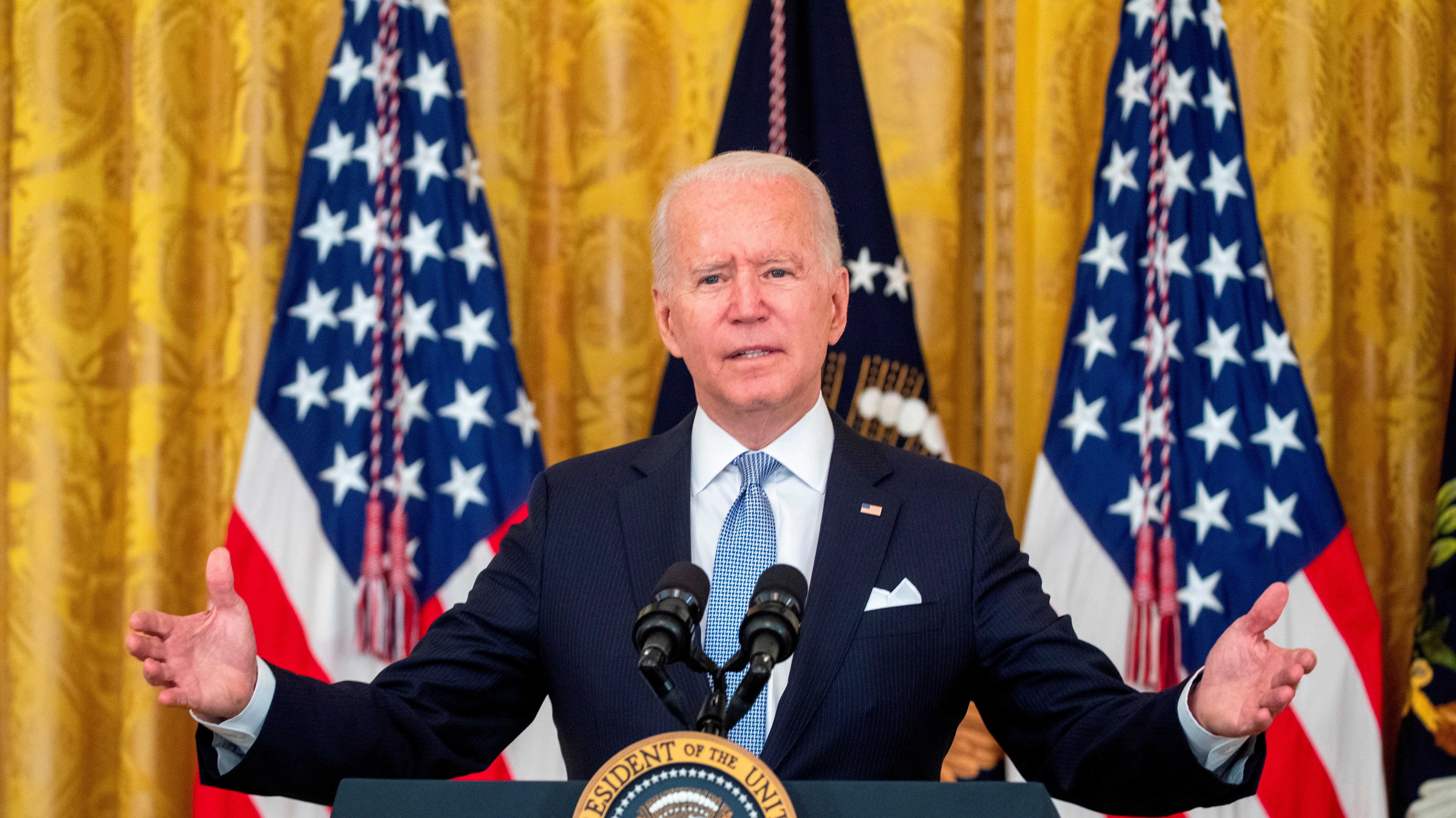 Biden exige vacunarse a los trabajadores del Gobierno ante el auge de casos por la variante delta - Vimarsana News