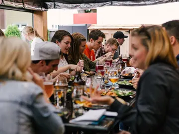El asistente de Google llamará por ti para reservar mesa en un restaurante El asistente de Google llamará por ti para reservar mesa en un restaurante