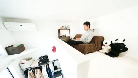 Así son los microapartamentos de 9 m2 para jóvenes en Tokio: "Como de pie porque no me cabe una mesa" Así son los microapartamentos de 9 m2 para jóvenes en Tokio: "Como de pie porque no me cabe una mesa"