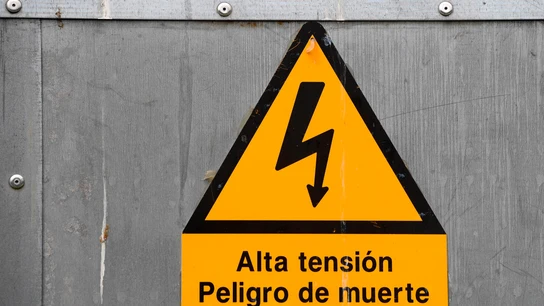 La luz da un respiro y bajará un 36% el sábado hasta los 61 euros KWh de media La luz da un respiro y bajará un 36% el sábado hasta los 61 euros KWh de media