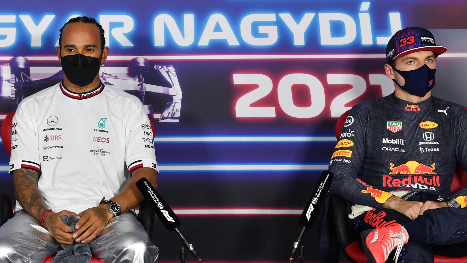 Max Verstappen, junto a Lewis Hamilton