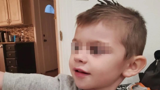 Kache Wallis, niño encontrado muerto dentro un baúl de juguetes Kache Wallis, niño encontrado muerto dentro un baúl de juguetes