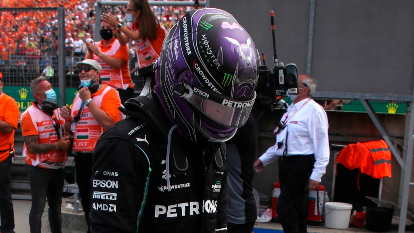 Lewis Hamilton, cabizbajo Lewis Hamilton, cabizbajo