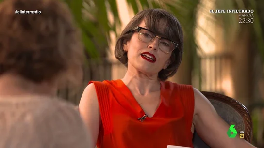 "Me estoy poniendo": la confesión de Thais Villas al leele un poema erótico en plena entrevista en El Intermedio "Me estoy poniendo": la confesión de Thais Villas al leele un poema erótico en plena entrevista en El Intermedio