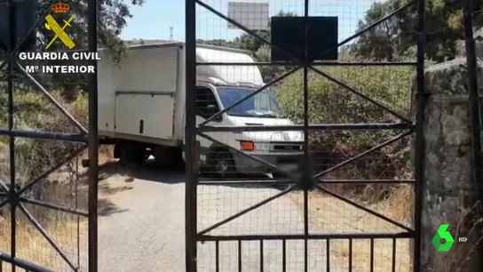 El camión de Toledo en el que se ha hallado el cuerpo de la víctima El camión de Toledo en el que se ha hallado el cuerpo de la víctima