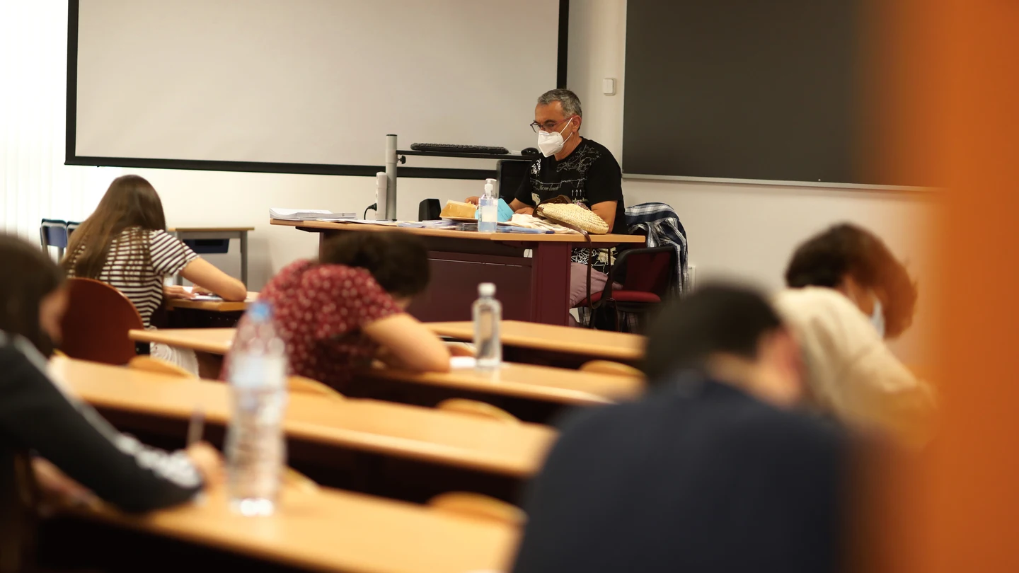 Arranca el plazo para solicitar las becas Mec del curso 2021/2022: requisitos, cuantías, plazos y todo lo que necesitas saber Ayudas al estudio
