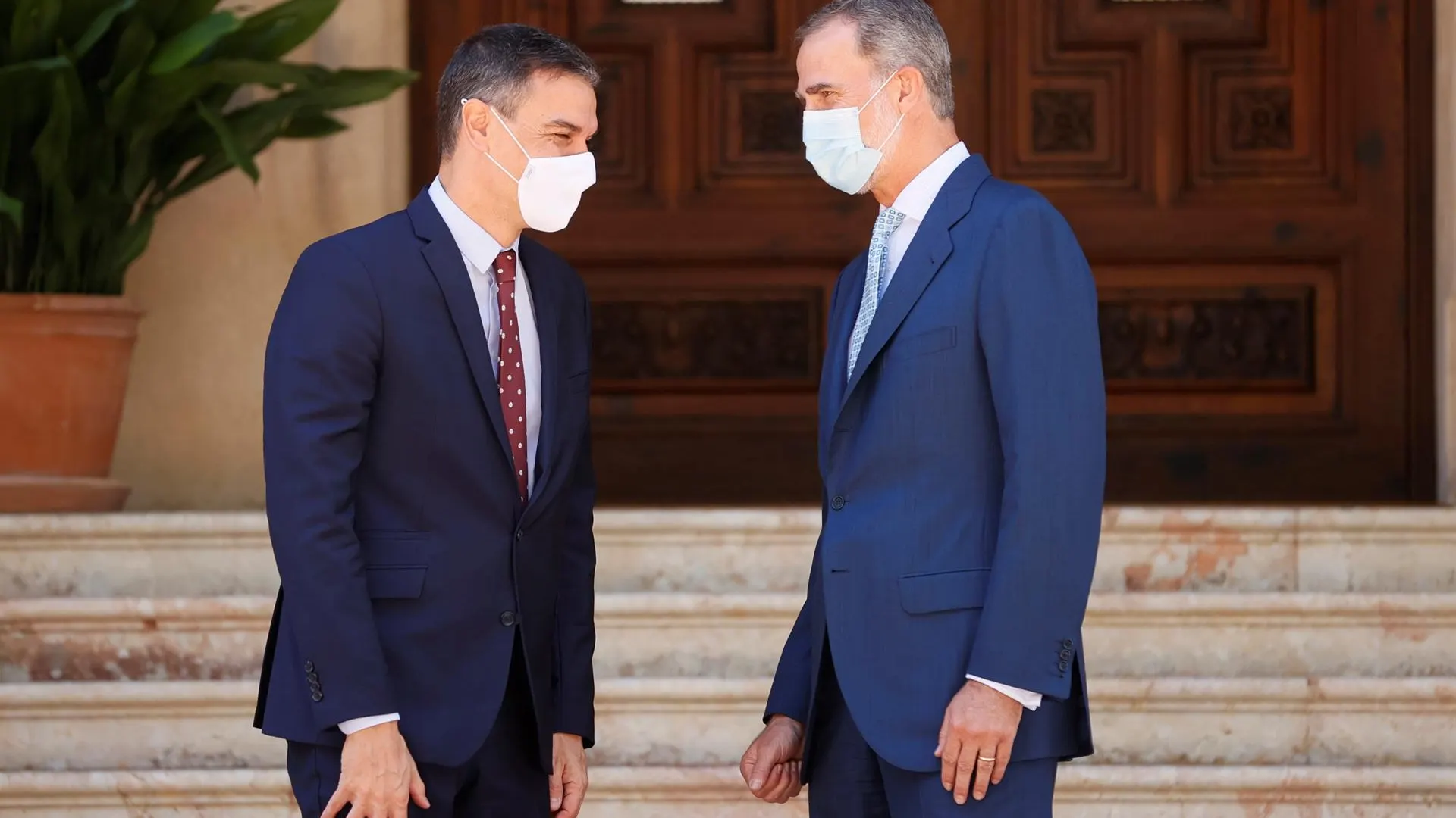 El rey Felipe VI recibe al presidente del Gobierno, Pedro Sánchez