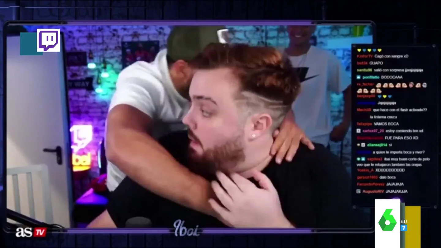 El divertido susto del Kun Agüero a Ibai Llanos al aparecer por sorpresa detrás de él en pleno directo de Twitch El divertido susto del Kun Agüero a Ibai Llanos al aparecer por sorpresa detrás de él en pleno directo de Twitch